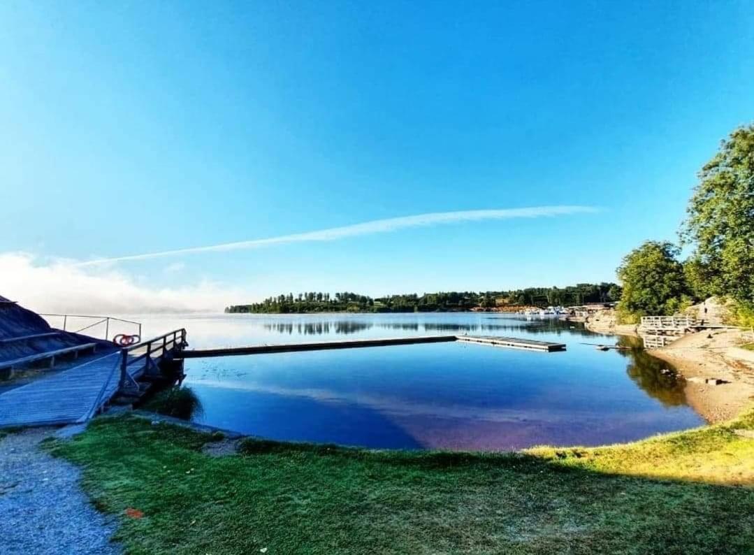 Mysig Timmerstuga Med Braskamin Naera Hovfjaellet Torsby Eksteriør billede